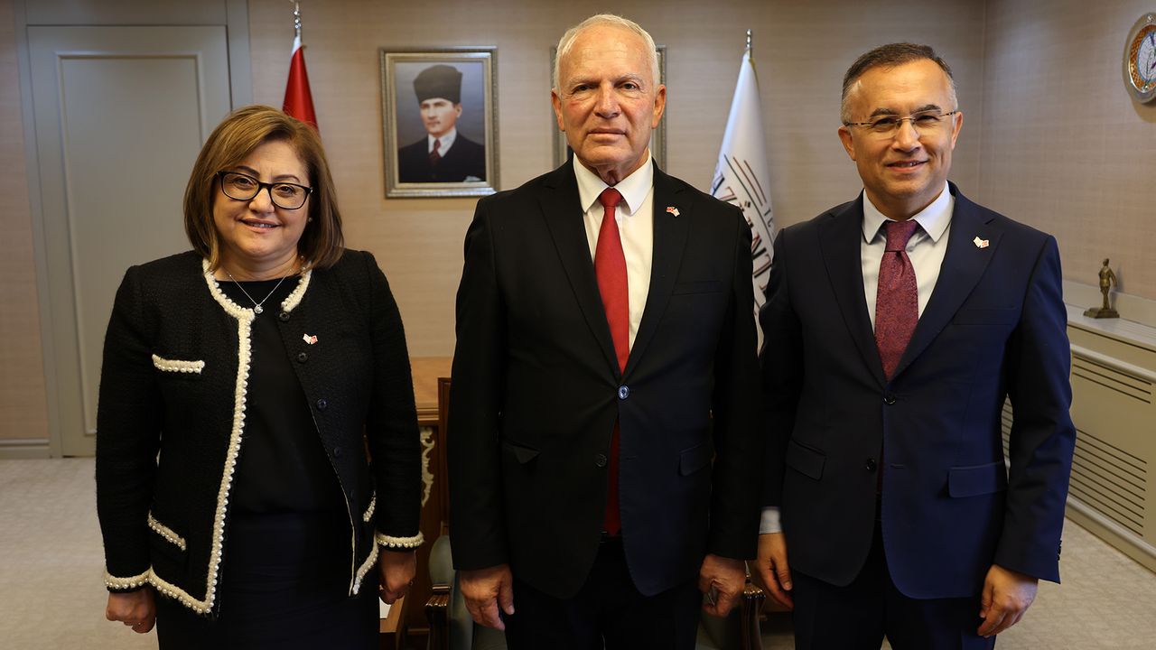 Meclis Başkanı Töre, Gaziantep, Adıyaman ve Malatya’da temaslarda bulunmak üzere Türkiye’ye gitti