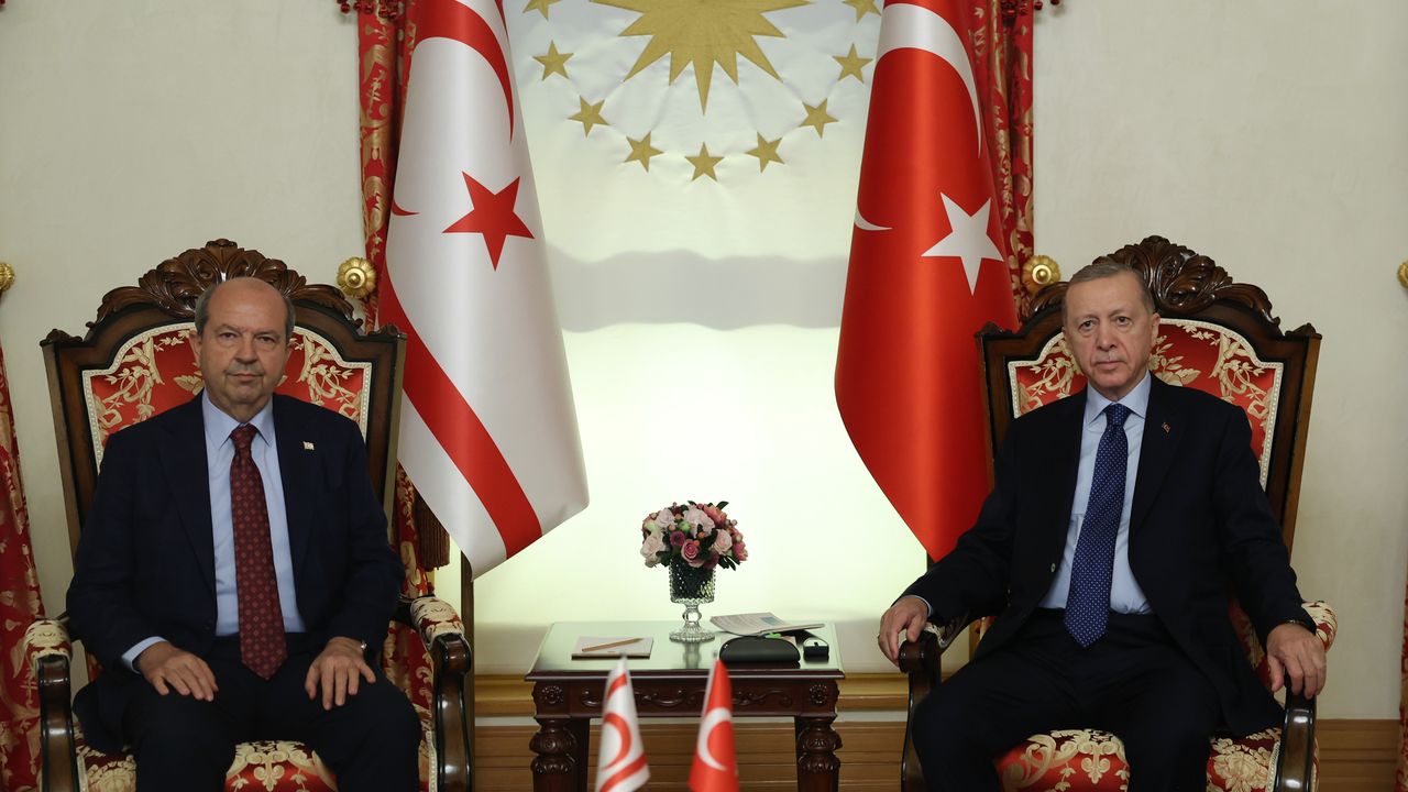 Cumhurbaşkanı Tatar ve Başbakan Üstel, İstanbul’da Türkiye Cumhurbaşkanı Erdoğan ile görüştü