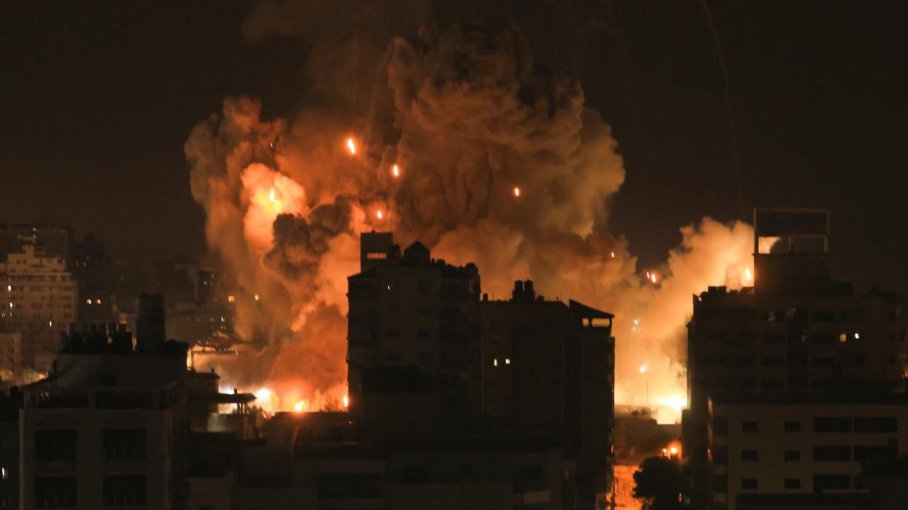 İsrail, Gazze'de "insani ara"nın bitmesinin ardından saldırılarını artırarak sürdürüyor