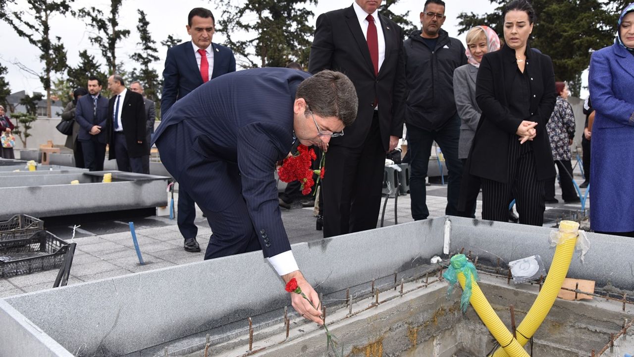 Türkiye Adalet Bakanı Tunç Şampiyon Melekler’in mezarlarını ziyaret etti