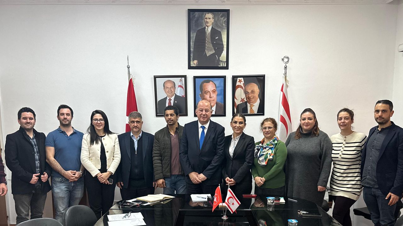 Sağlık Bakanı Dinçyürek, Kıbrıs Türk Hekimler Sendikası’nı kabul etti