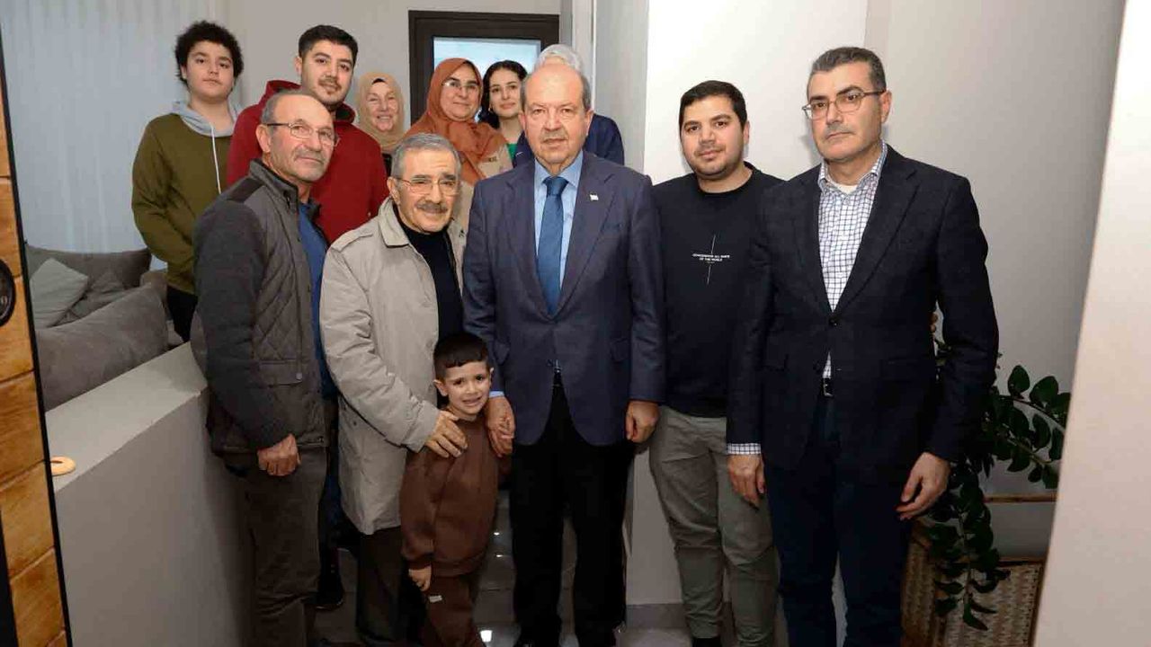 Tatar, depremde Hatay’da hayatını kaybeden Arnavutoğlu ve Arkan çiftinin ailelerini ziyaret etti