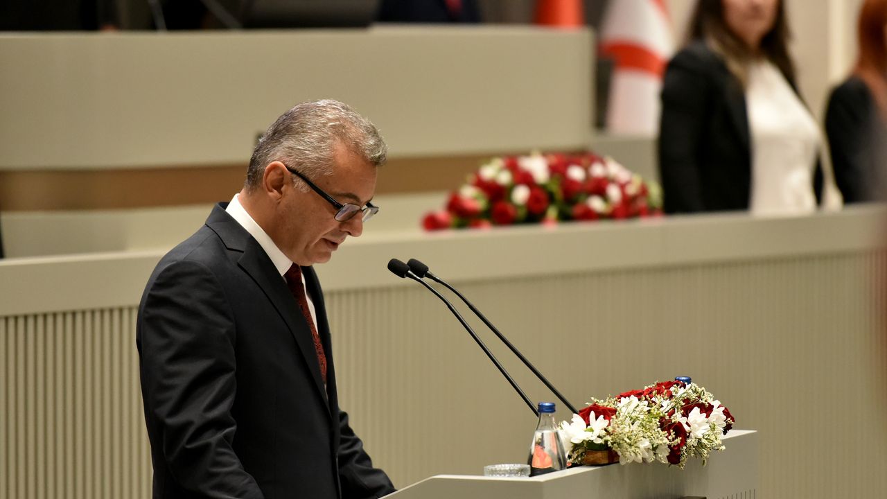 Cumhurbaşkanı Tufan Erhürman Meclis’te ant içti