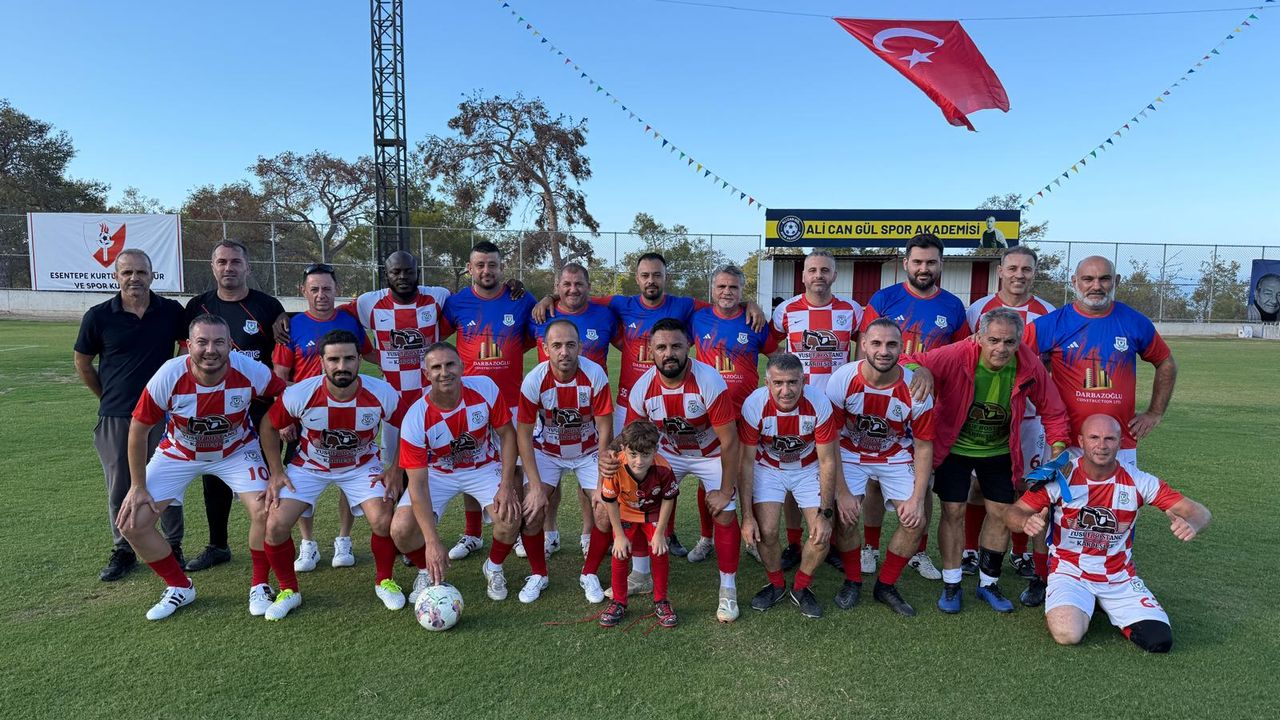 Esentepe’de yeni futbol sahası hizmete girdi