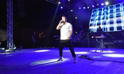 Mustafa Ceceli 10’cu Girne Kültür Sanat Günlerinde konser verdi