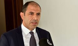 Özersay: “Kamu bankalarının UBP’den DP’ye geçmesi hangi pazarlığın sonucu?”