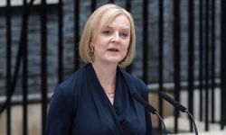 İngiltere'de 5 Eylül'de Başbakanlık koltuğuna oturan Liz Truss'ın liderliği sorgulanıyor