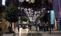 İstiklal Caddesi dünkü patlamanın ardından yeniden yaya trafiğine açıldı