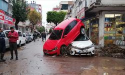 Antalya'da kuvvetli yağış sele neden oldu