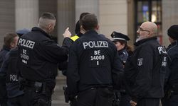 Almanya'da darbe planlayan gruba operasyon düzenlendi… Baskınlarda 25 kişi gözaltına alındı