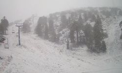 Güneyde Meteoroloji Dairesi'nden sarı alarm... Trodos'ta kar yağışı başladı