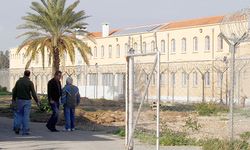 Güney Kıbrıs’ta cezaevindeki aşırı kalabalık sorunuyla başa çıkılması için elektronik takip gündemde
