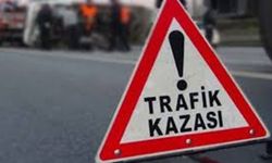 Alayköy’de trafik kazası… Otomobil elektrik direğine çarptı
