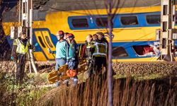 Hollanda’da yolcu treni raydan çıktı: 1 ölü, 30 yaralı