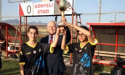 Meclis futbol takımı gençlerle maç yaptı