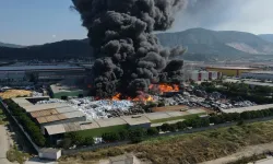 Manisa'da geri dönüşüm tesisinde yangın