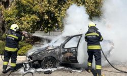 Boğazköy-Gönyeli ana yolunda seyir halindeki araç yandı