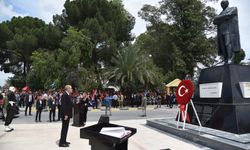 Erdoğan, Lefkoşa Atatürk Anıtı'na çelenk koyarak Anıt Özel Defteri’ni imzaladı