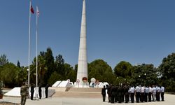 Cumhuriyet Parkı Anıtı’nda çelenk sunma töreni yapıldı