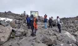 Meksika'nın en yüksek dağına tırmanan 4 dağcı, düşerek hayatını kaybetti