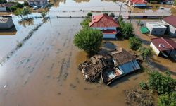 Yunanistan'daki sel felaketinin sağlık açısından tehdit oluşturduğu bildirildi