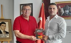 "Lambousa Prensesi", kitabı Lapta-Alsancak-Çamlıbel Belediye Başkanı Ataser'e takdim edildi