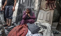 Filistin yetkilileri İsrail'in Gazze'ye yönelik saldırılarında ölenlerin sayısının 5 bini aştığını açıkladı
