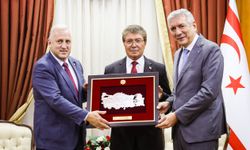 Başbakan Üstel, İSO Başkanı Erdal Bahçıvan ve beraberindeki heyeti kabul etti