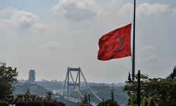 Türkiye'de 3 günlük milli yas ilan edildi, bayraklar yarıya indirildi