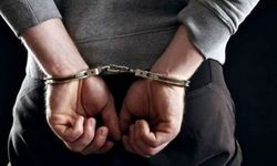 Gazimağusa’da dün tutuklanan biri doktor diğeri eczacı iki kişiye birer gün tutukluluk