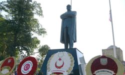 Atatürk Anıtı’ndaki 10 Kasım töreninde vurgulandı: “Mücadele ruhun, eserlerin ve ilkelerin 85 yıldır rehberimiz”