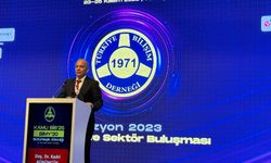 BTHK Başkanı Bürüncük, Türkiye Bilişim Derneği etkinliğinde konuşma yaptı