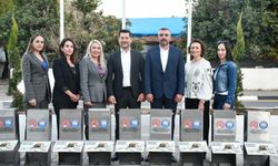 Kamu-İş Kadın Dayanışma Komitesi’nden Çatalköy-Esentepe Belediyesi’ne köpek mama istasyonu katkısı