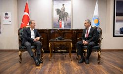 Gazimağusa Belediye Başkanı Uluçay Mersin Büyükşehir Belediye Başkanı Seçer’i ziyaret etti
