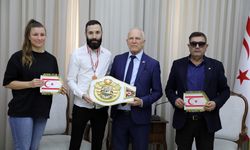 Başkan Töre “2023 Dünya Pro. Kickboks Şampiyonu” Cihan Selçuk’u kabul etti