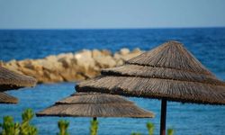 Güney Kıbrıs’a giden turistlerin KKTC’deki otellerde konaklaması