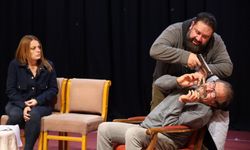 İskele Belediye Tiyatrosu, yeni oyunu "Tehlikeli Saplantı" için çalışıyor