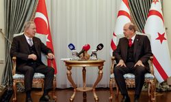 Cumhurbaşkanı Tatar, TBMM Milli Savunma Komisyonu Başkanı Akar ve beraberindeki heyeti kabul etti