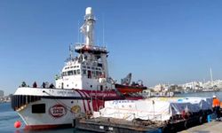 İnsani yardım taşıyan gemi Kıbrıs üzerinden Gazze'ye gitmek için yola çıkıyor