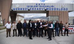 KTAMS, KAMUSEN ve KAMU-İŞ Merkezi Cezaevinde uyarı grevi yapıyor