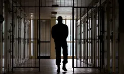 Rum merkezi cezaevinde gardiyanların kullandığı dolapta uyuşturucu tespit edildi