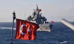 Uluslararası sularda Türk savaş gemisi gören Rum unsurları Yunanistan’dan yardım istedi