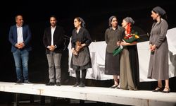 LTB’nin düzenlediği 20. Kıbrıs Tiyatro Festivali’nde “Annesi” oyunu sahnelendi