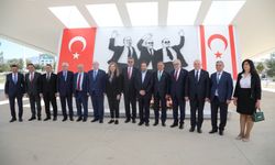 Türkiye ve Azerbaycan Parlamentoları Dostluk Grupları Dr. Küçük ve Denktaş’ın anıt mezarlarını ziyaret etti