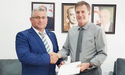 Arıklı yeni Posta Dairesi Müdürü Yakup İskener'i kabul etti