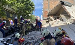İstanbul Küçükçekmece'de çöken bina.. 1 ölü, 8 yaralı