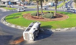 Otobüs devrildi, iki kişi hafif yaralandı