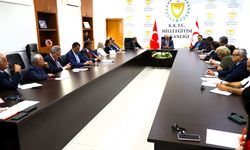 Çavuşoğlu, üniversite temsilcileri ve YÖDAK üyeleriyle toplantı yaptı: Kaliteyi artırmak için iş birliği şart