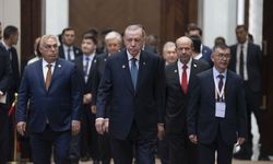 Erdoğan, Cumhurbaşkanı Tatar'ı Suşa'dan sonra Bişkek'te görmekten mutluluk duyduğunu söyledi