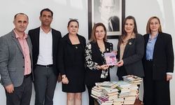 Kültür Dairesi, Gazimağusa Ticaret Lisesi’ne kütüphane kurulması amacıyla kitap bağışladı